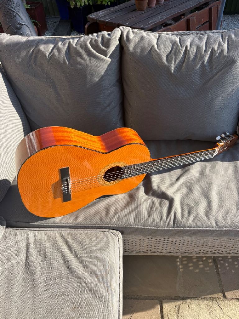 Full Size Classical Guitar – Good Condition