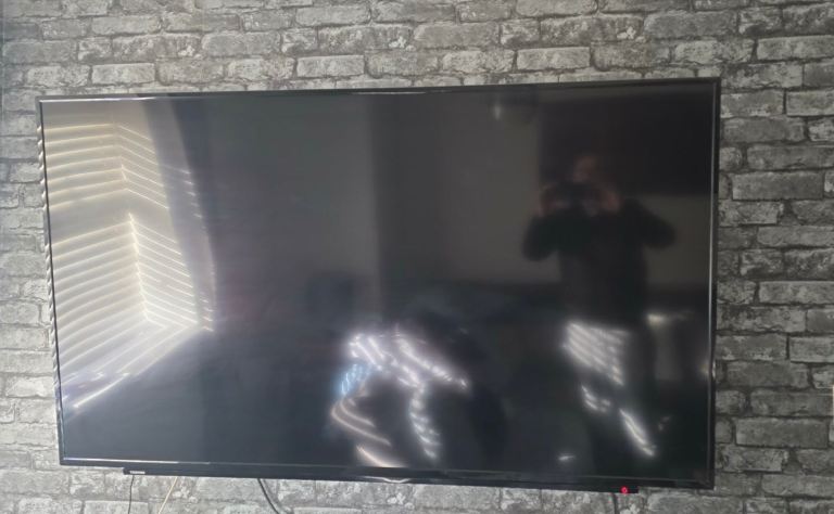 65 inch Panasonic smart tv 