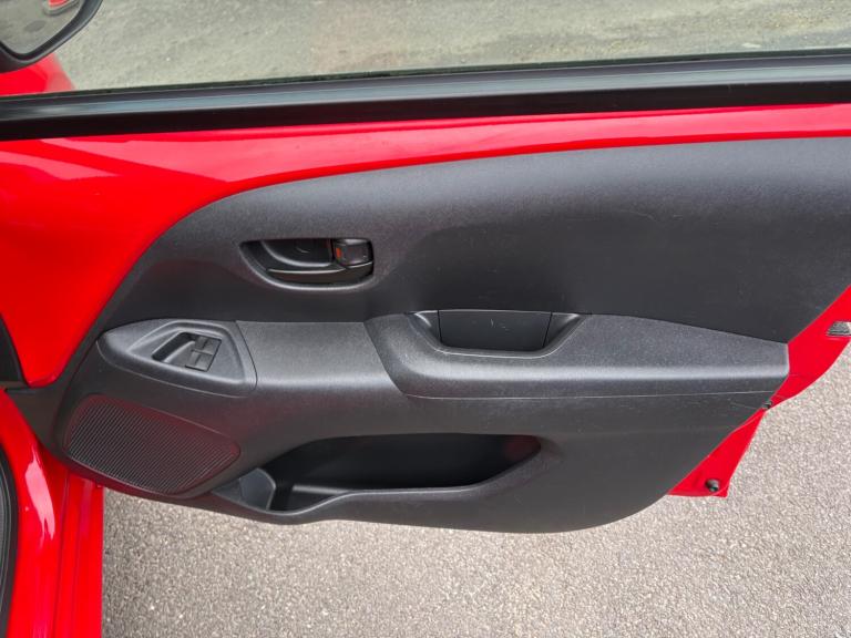 2014 Toyota AYGO 1.0 VVT-i X-Play 5dr HATCHBACK Petrol Manual