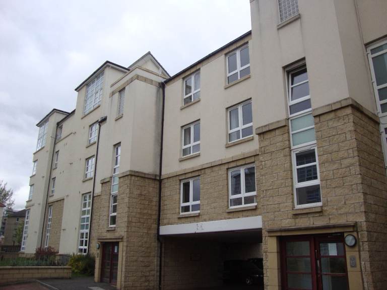 2 Bedroom flat, Leith