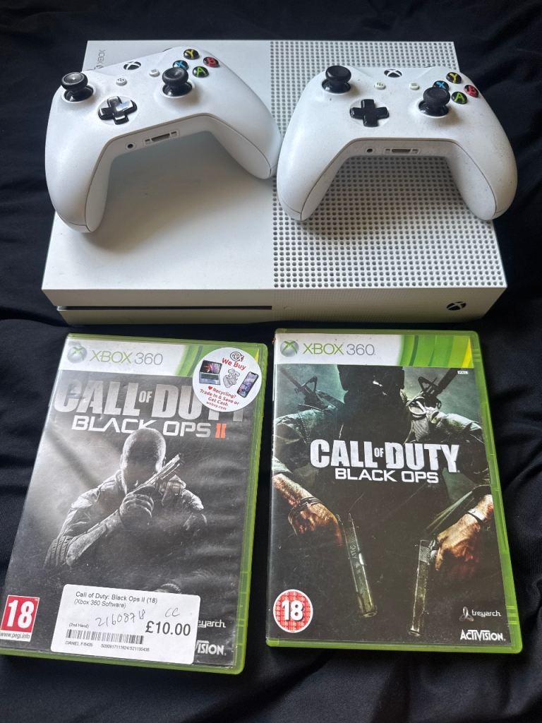 Xbox One S Console Bundle with 2 Controllers and 2 Call of Duty Games, collection only pls 