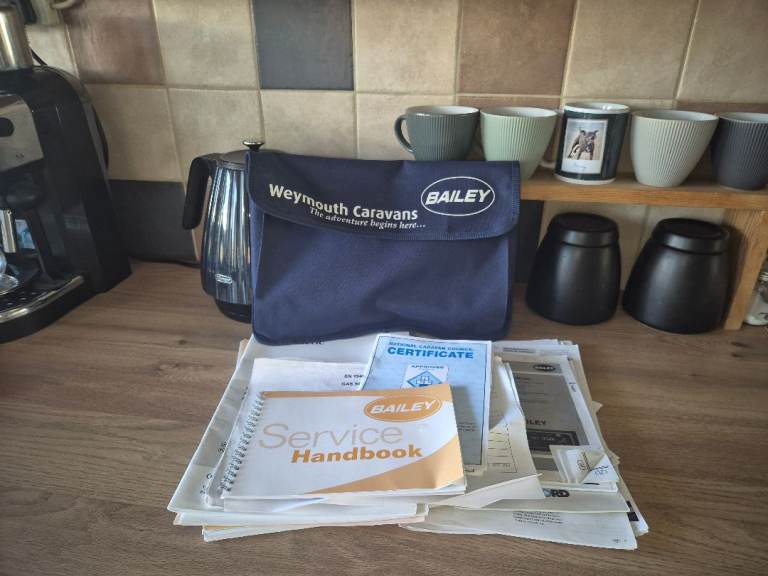 Bailey pageant monarch 2 birth caravan 2007