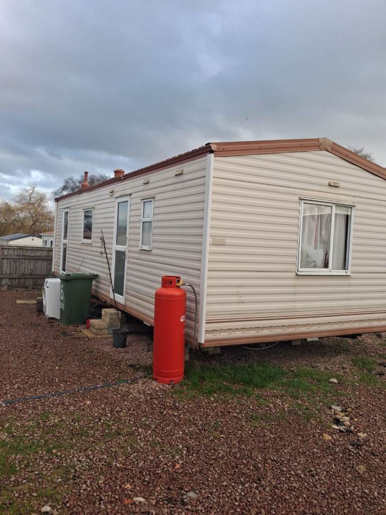 Long term static caravan for let 