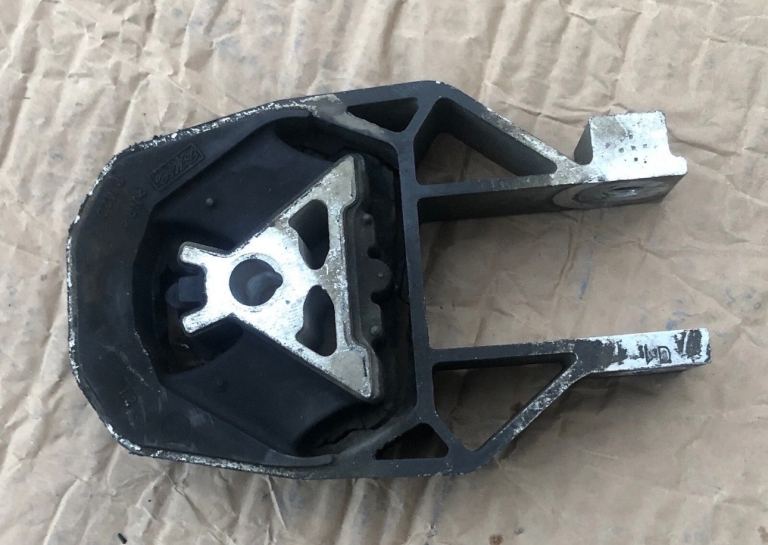 USED GENUINE FORD FOCUS ST 250 RS MK3 REAR GEARBOX MOUNT PRE & FACELIFT 2012-18
