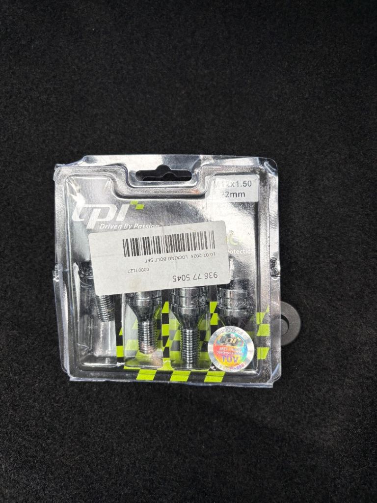 Locking nuts for car