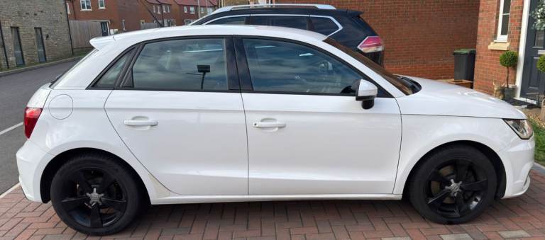 Audi a1 sportback  sat nav