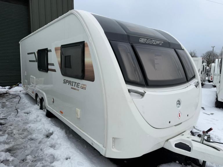 2020 SWIFT CHALLENGER SUPER QUATTRO FB - 6 BERTH CARAVAN 