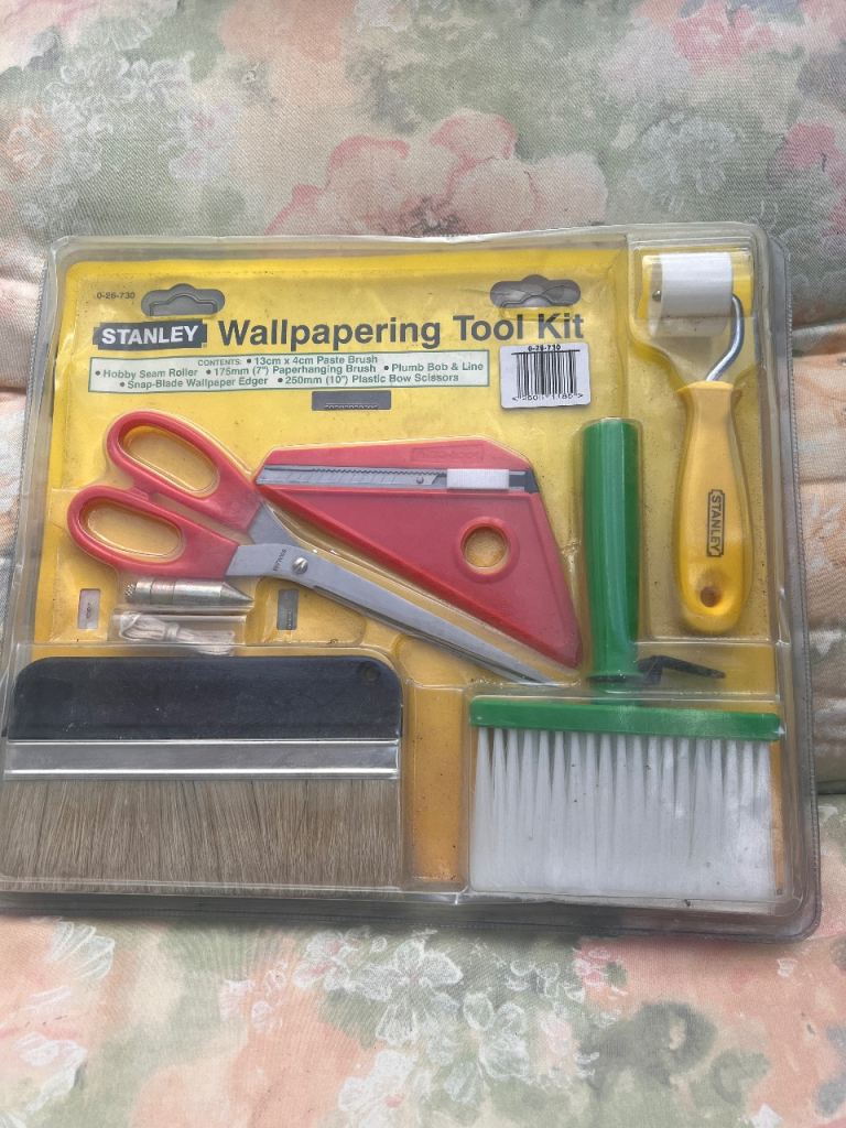 Stanley wallpapering tool kit