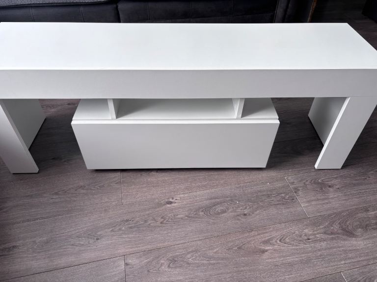 White television unit