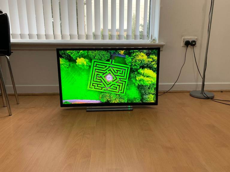 Toshiba 32-inch LCD Smart TV