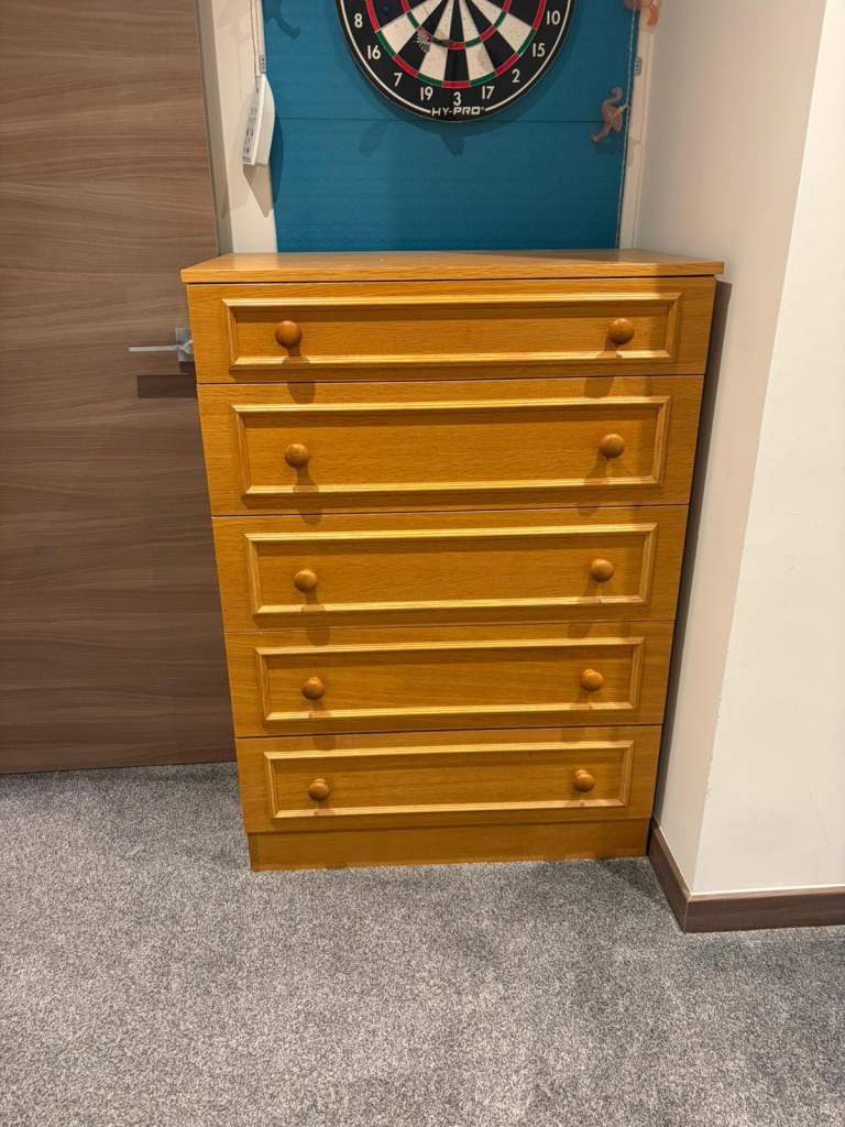 Chest of drawers
