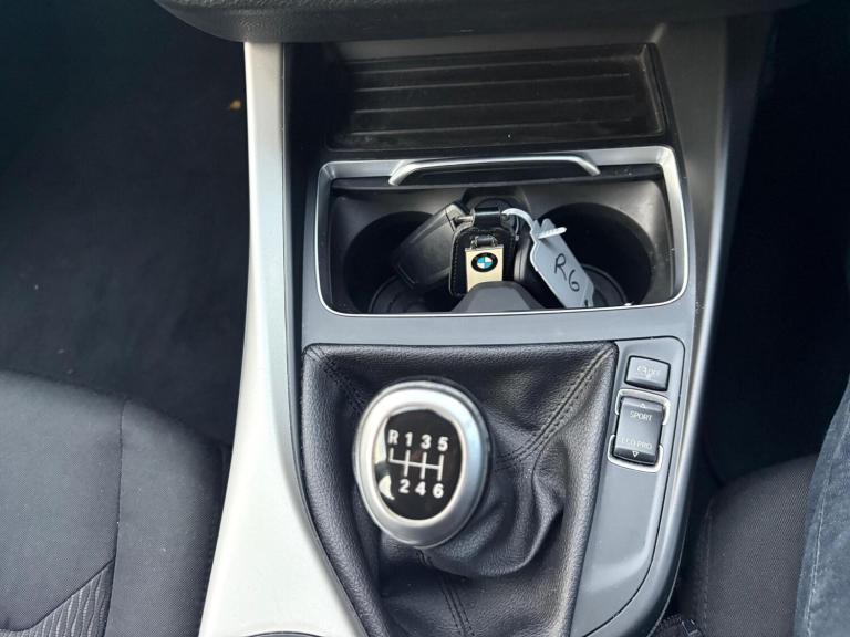 2017 BMW 1 Series 116d SE Business 5dr [Nav/Servotronic] HATCHBACK DIESEL Manual