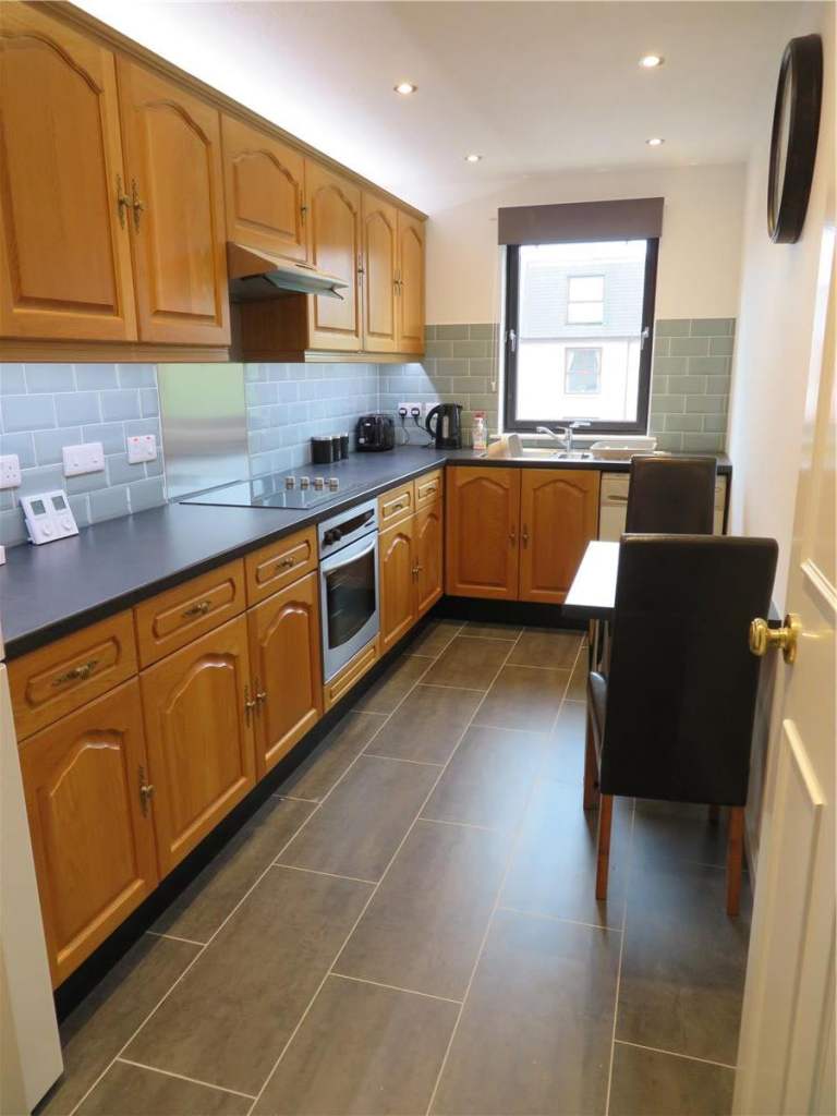 A fantastic opportunity to enjoy the best of city and seaside living. 