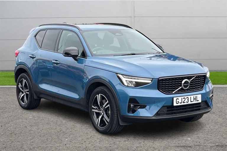 image for 2023 Volvo XC40 2.0 B4P PLUS DARK 5DR AWD AUTO Estate Petrol Automatic