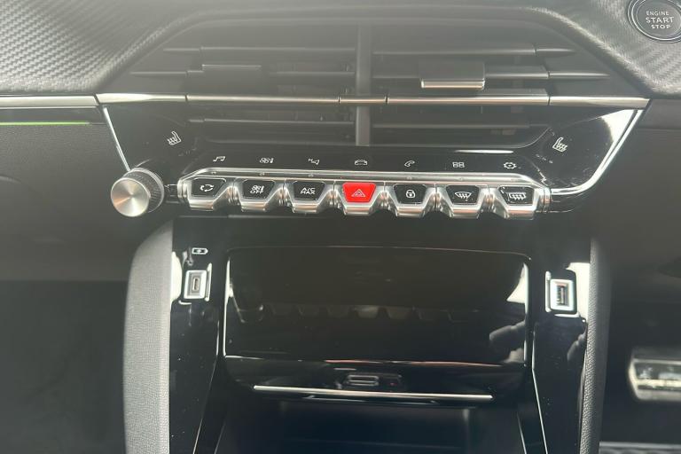  Peugeot 208 1.2 Puretech Gt Hatchback 5dr Petrol Eat Euro 6 s/s 100 Ps Petrol