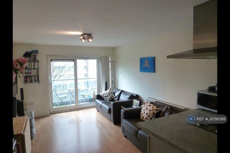 2 bedroom flat in Commercial Road, London, E14 (2 bed) (#3058088)