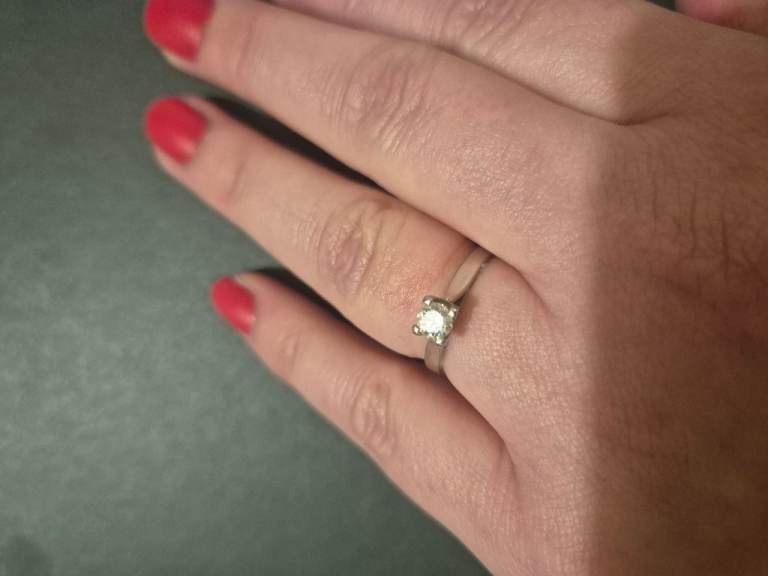 Platinum diamond ring