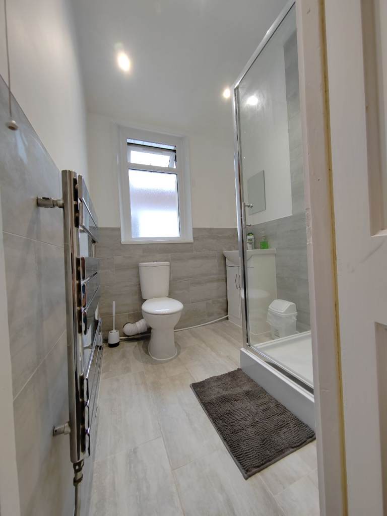 Bright Room in a clean HMO – All bills included