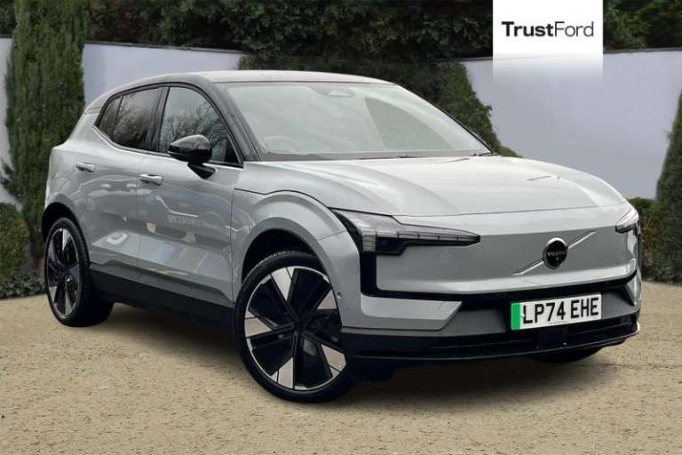2025 Volvo EX30 200kW SM Extended Range Ultra 69kWh 5dr Auto ESTATE ELECTRIC Automatic
