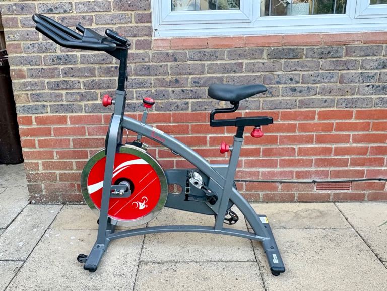 Indoor exercise bike, clean and ready to use, great condition