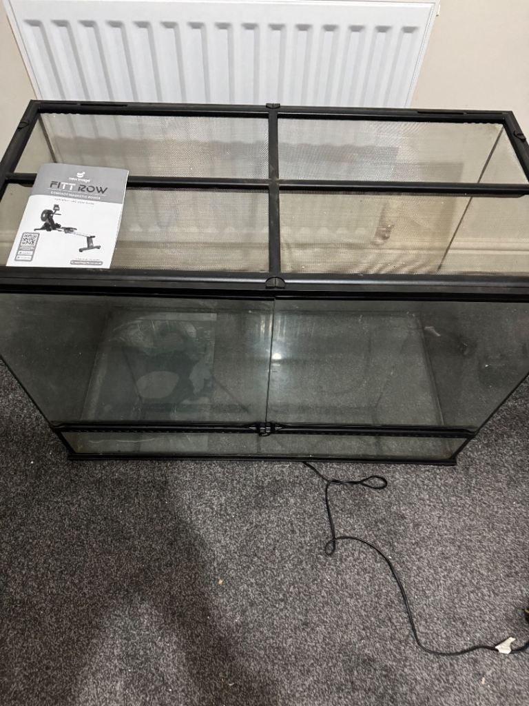 Reptile tank