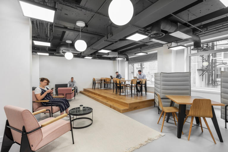 London - W1U6AG \ Upgrade to a Larger Office for Up to 15 Desks
