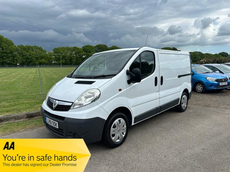 VAUXHALL VIVARO 2.0 2700 CDTi 2012