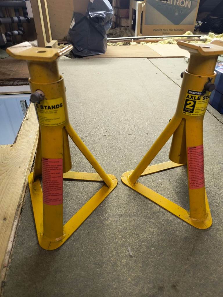 Car axle stands 