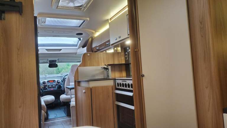 SWIFT BESSACARR 584 MOTORHOME french bed 4 berth 4 belts- 1 f owner