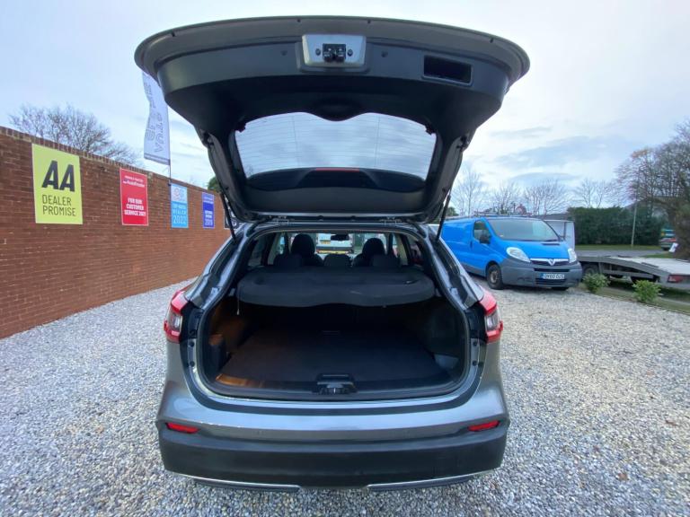 2018 Nissan Qashqai 1.2 DiG-T N-Connecta 5dr HATCHBACK PETROL Manual