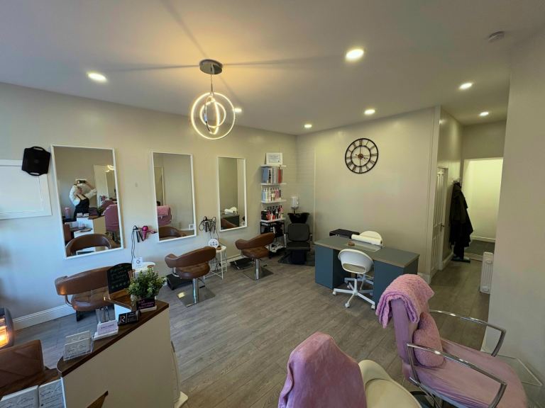 Salon self employed chair rental