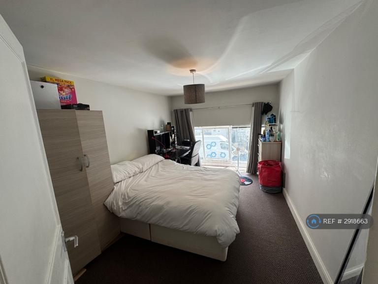 1 bedroom in Citadel Court, London, N5 (#2918663)