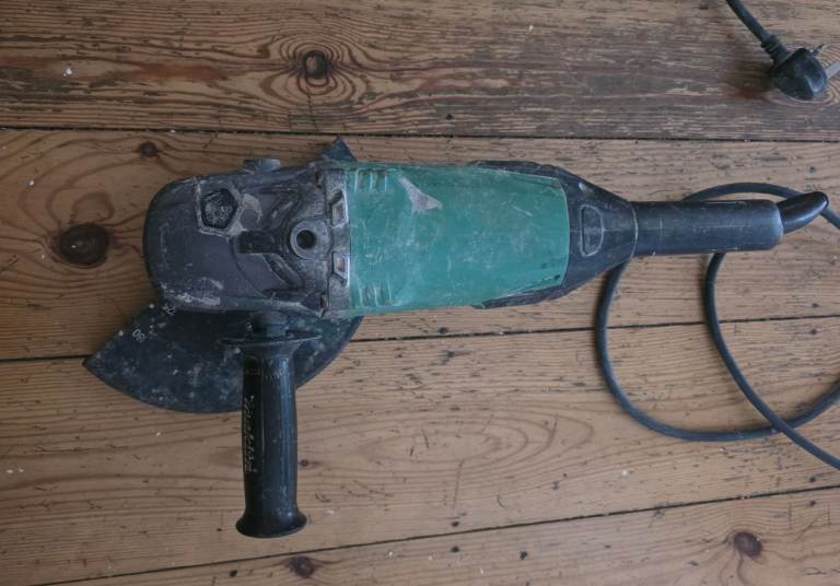 For sale is working Hitachi Koki G23ST 9in angle grinder, 240v + bonus 2nd fix nail gun