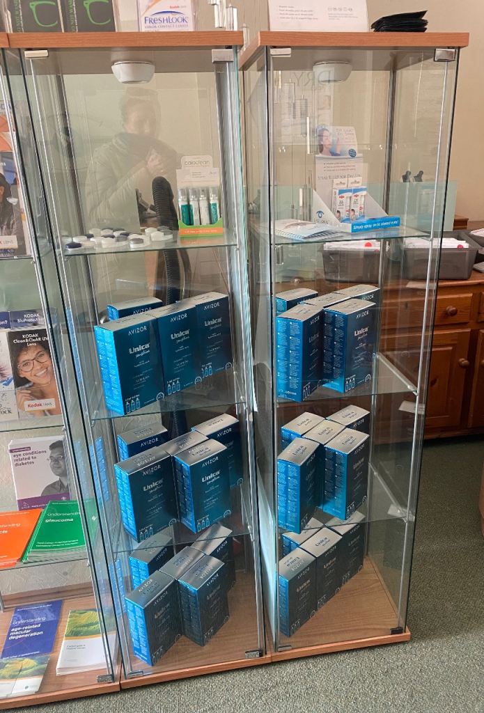  1 Clear Glass Display Cabinet- Excellent Condition