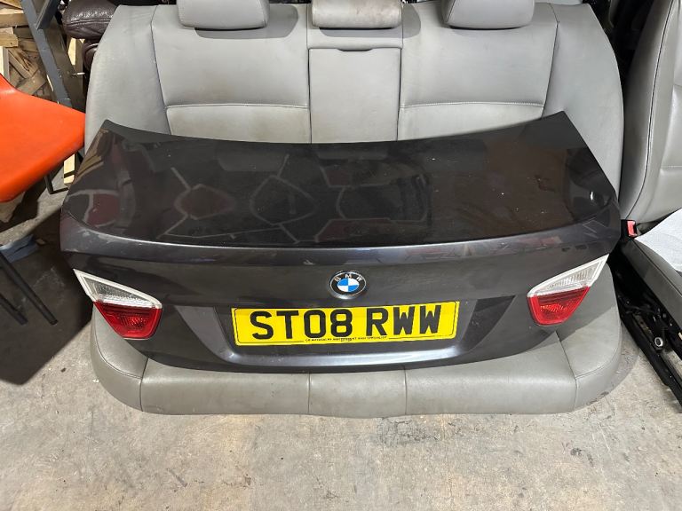 BMW e90 boot lid