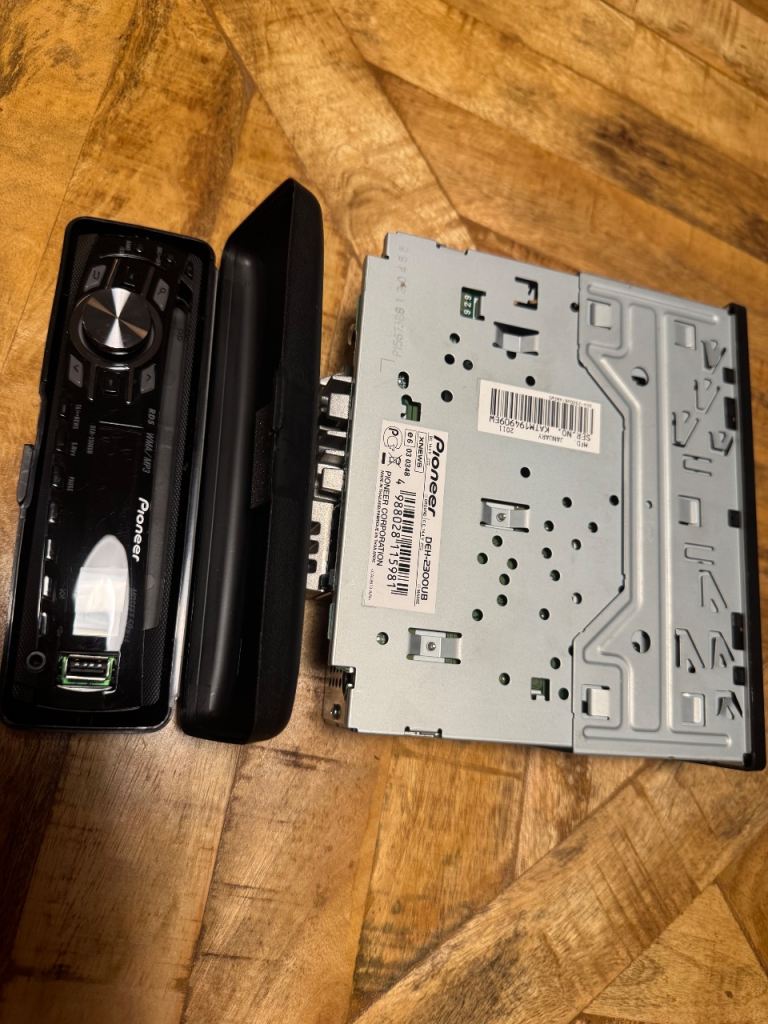 Pioneer Car Radio with USB port 