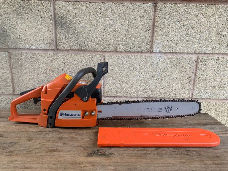 Husqvarna 137 petrol chainsaw