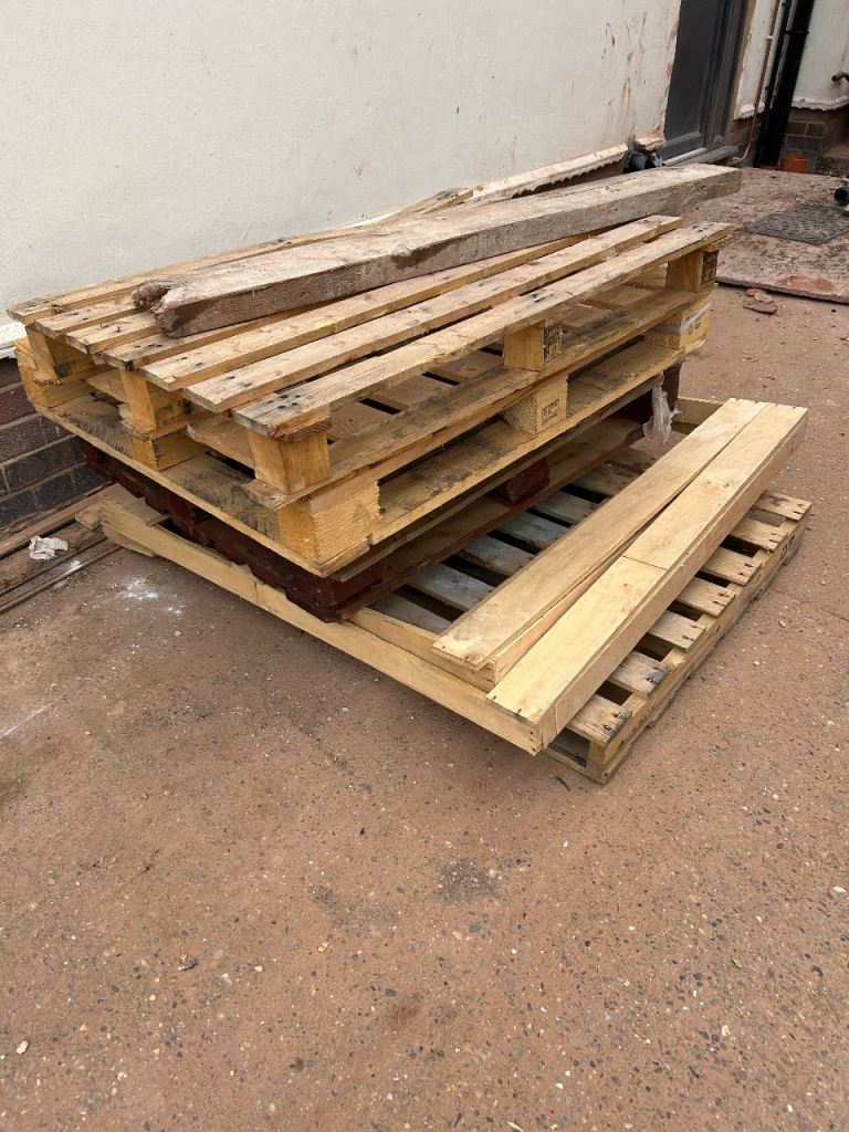 Used Wooden Pallets & Boards – Collection