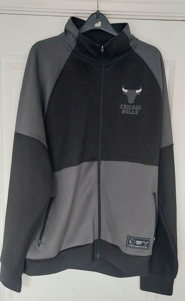 Chicago Bulls NBA Basketball Jacket Size XL Black Grey