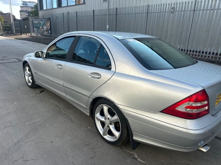 AUTOMATIC  MERCEDES BENZ C180++5 DRS SALOON ***EXCELLENT CONDITION