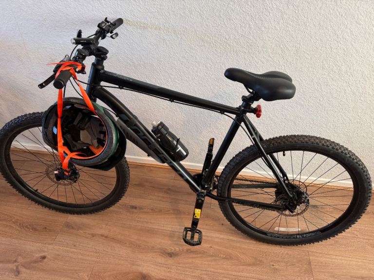 Carrera Mountain Bike, Black – Good Condition with Accessories