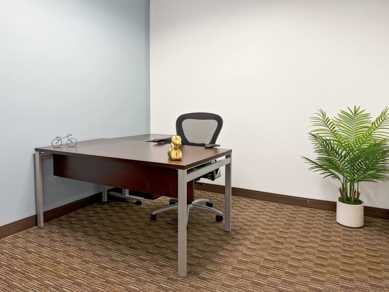 Gloucester - GL1 2NE \ Fully Furnished Small Office for Rent