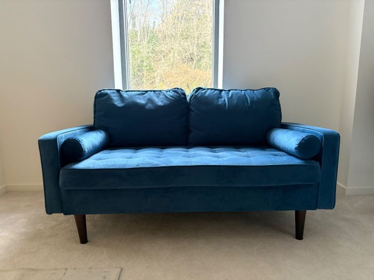 Blue Velvet 2-Seater Sofa – As Good As New – Compact & Stylish