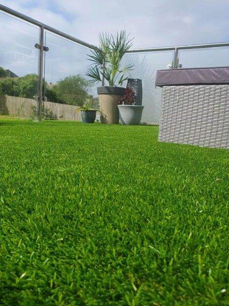 Outdoor Patio Artificial Grass | Realistic Astro Turf for Garden Balcony