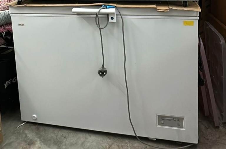 LOGIK Chest Freezer - 300liters  Delivery Available