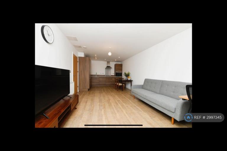 2 bedroom flat in Rollason Way, Brentwood, CM14 (2 bed) (#2997345)