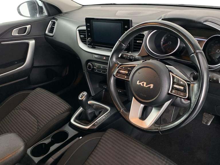 2022 Kia Ceed 1.0T GDi ISG 2 5dr Estate PETROL Manual