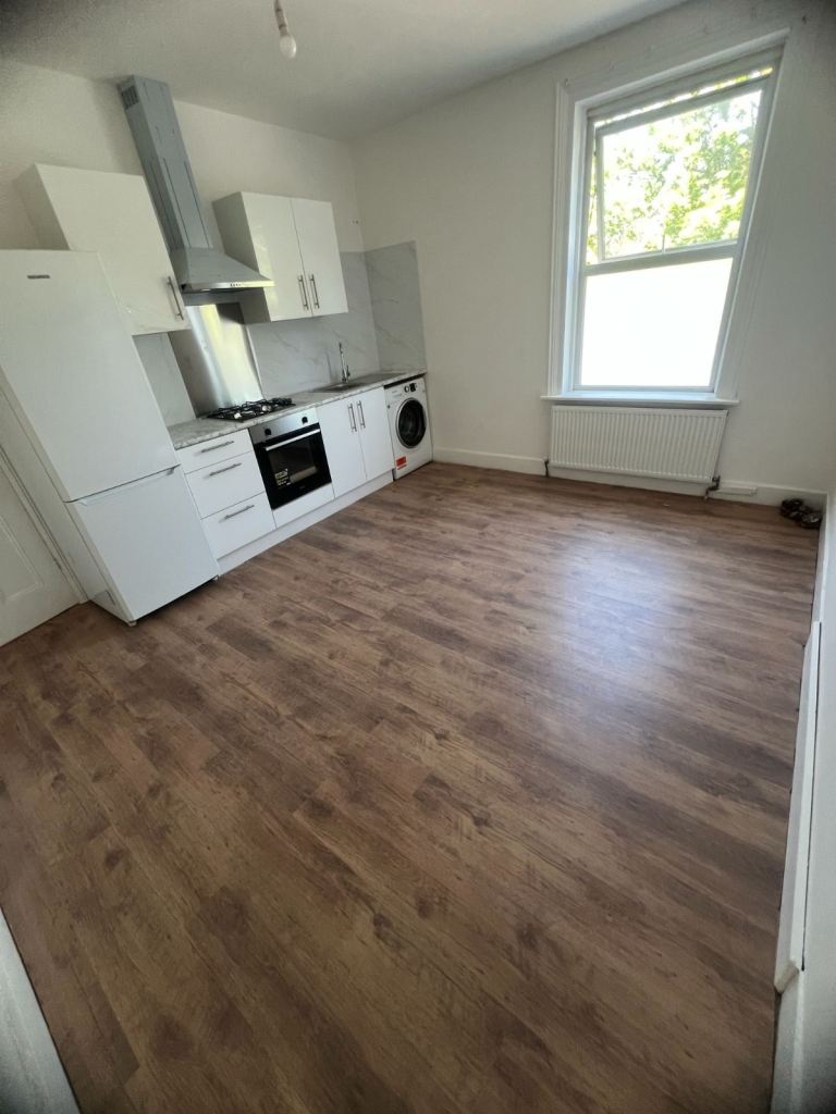 1/2 bedroom flat 