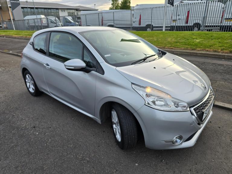 2013 Peugeot 208 1.2 VTi Active 3dr HATCHBACK Petrol Manual