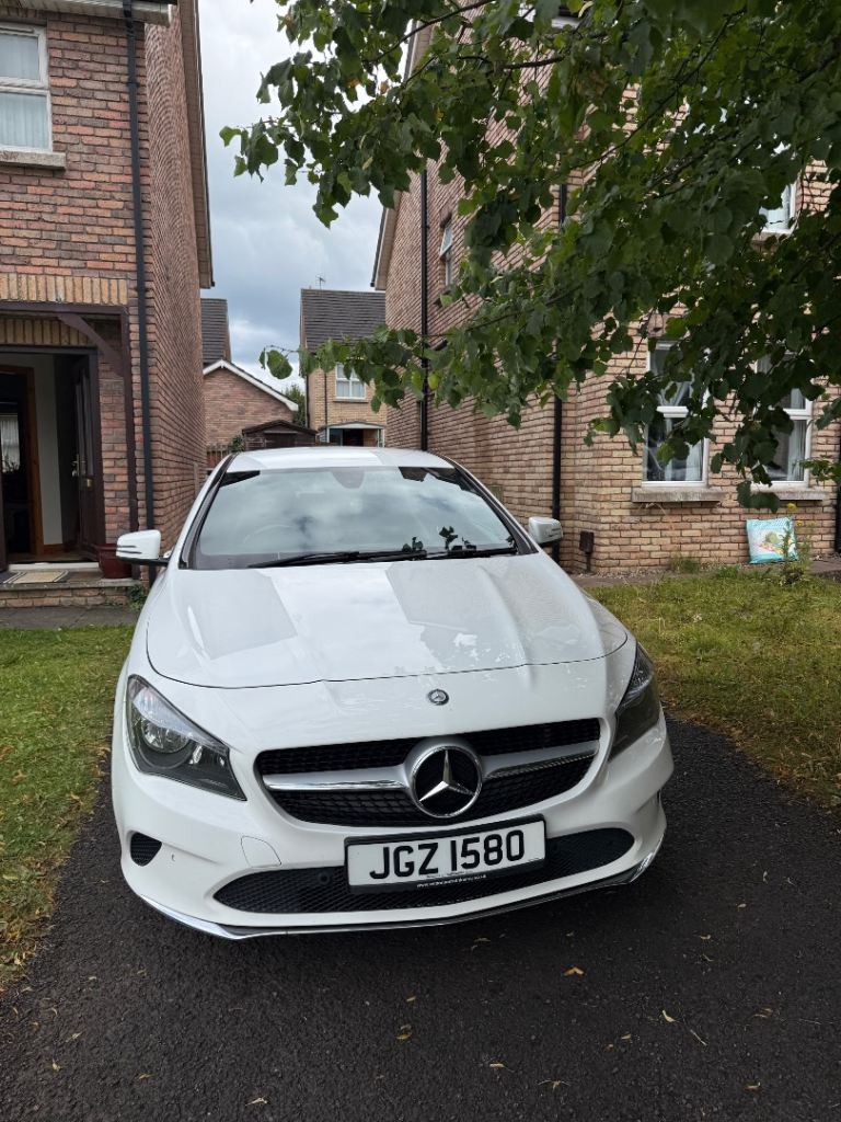 Mercedes-Benz, CLA, Saloon, 2018, Manual, 1595 (cc), 4 doors
